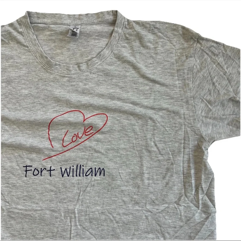 Fort William Scotland Souvenir Shirt Women’s XL Travel Gift Scottish Highlands